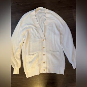 Aritzia oversized sweater dress. Fluffy white. Size S. Sunday Best